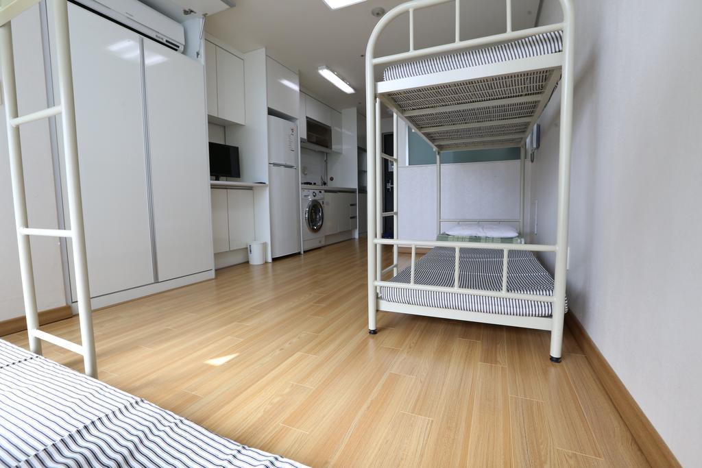 Phil House Guri Quarto foto