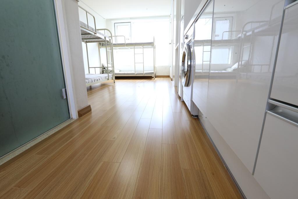 Phil House Guri Quarto foto