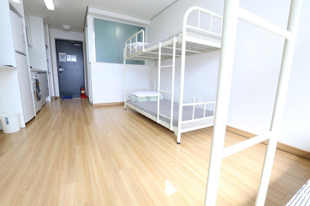 Phil House Guri Quarto foto