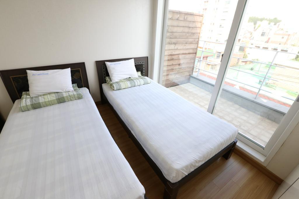 Phil House Guri Quarto foto