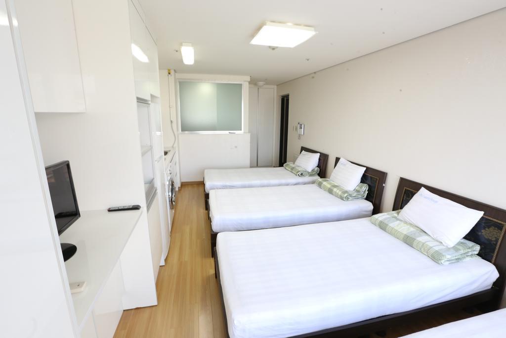 Phil House Guri Quarto foto