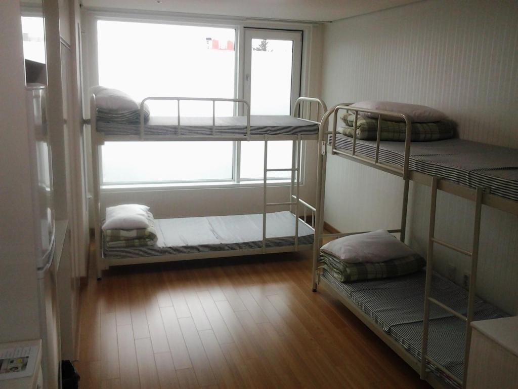 Phil House Guri Quarto foto