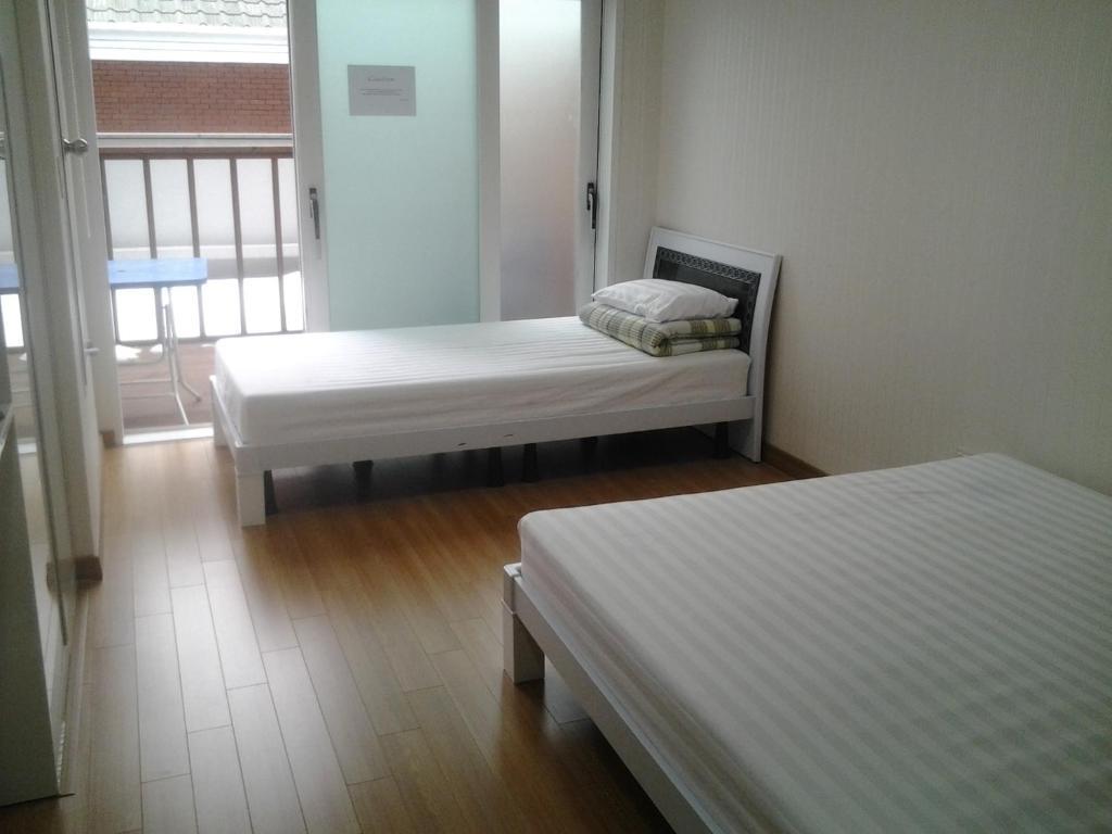 Phil House Guri Quarto foto