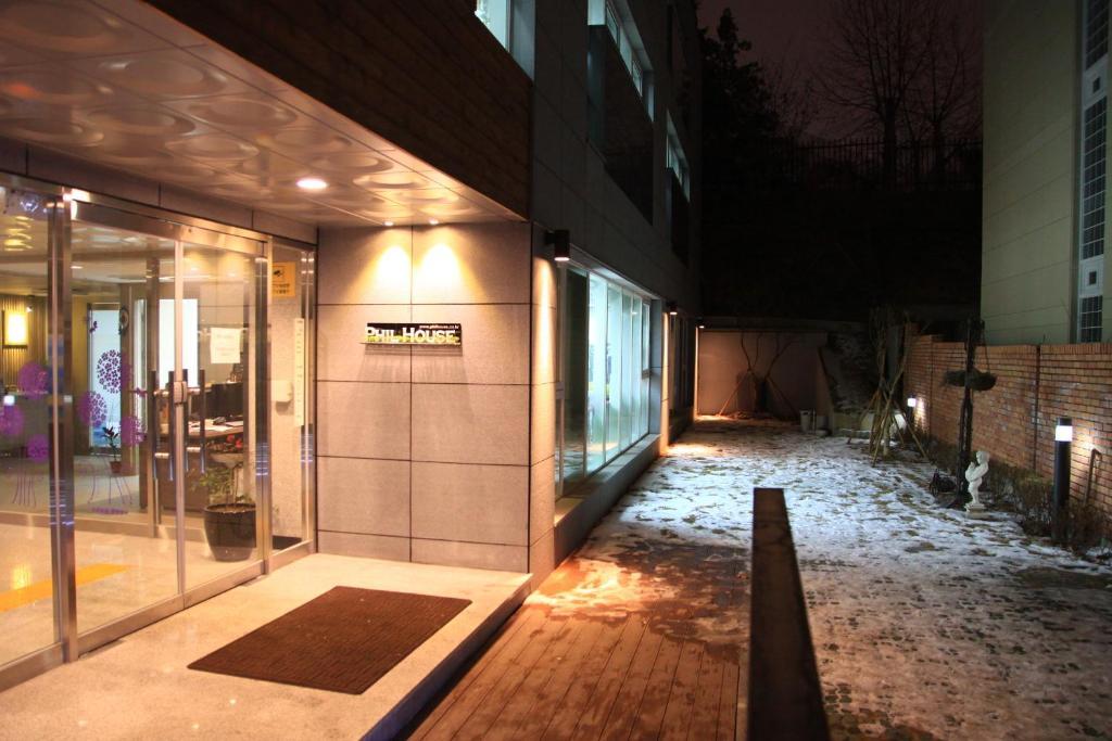 Phil House Guri Exterior foto