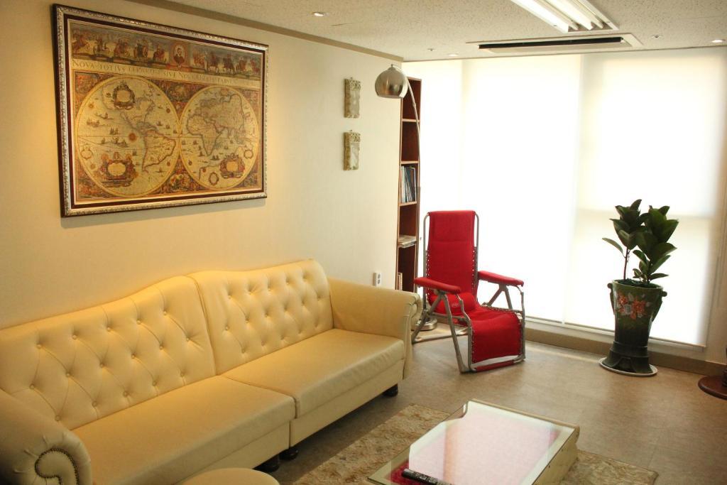Phil House Guri Exterior foto